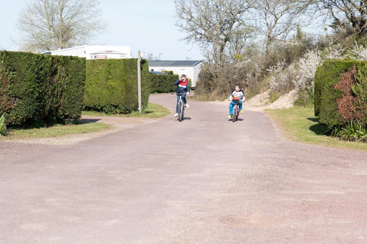 Camping Les Carolins Saint-Lô-d’Ourville Kültér fotó